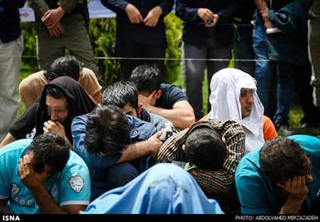 پاتک شبانه پلیس تهران به لانه معتادان (+تصاویر) 1