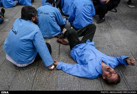 پاتک شبانه پلیس تهران به لانه معتادان (+تصاویر) 1