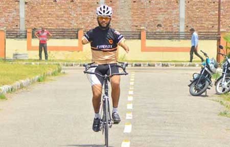 زندگی جالب جوان بدون دست