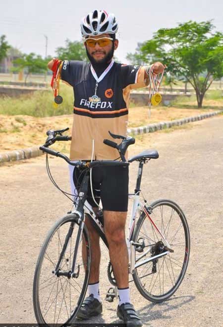 زندگی جالب جوان بدون دست