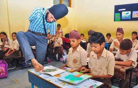 زندگی جالب جوان بدون دست