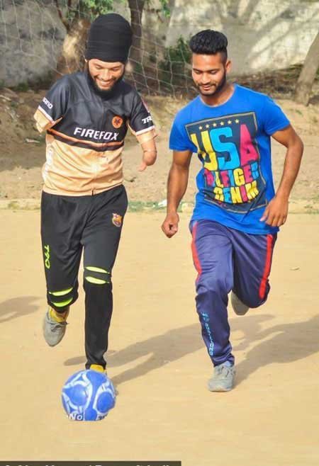 زندگی جالب جوان بدون دست