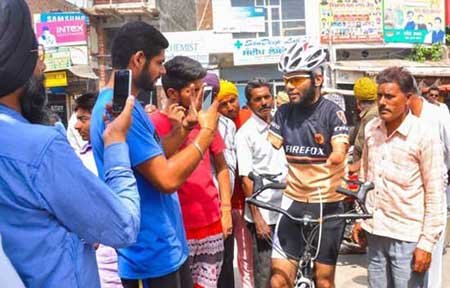 زندگی جالب جوان بدون دست