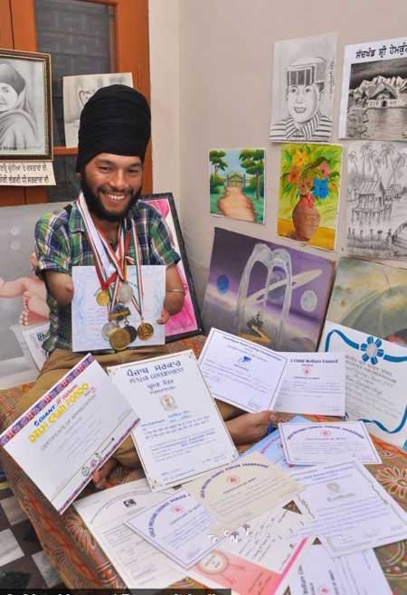 زندگی جالب جوان بدون دست