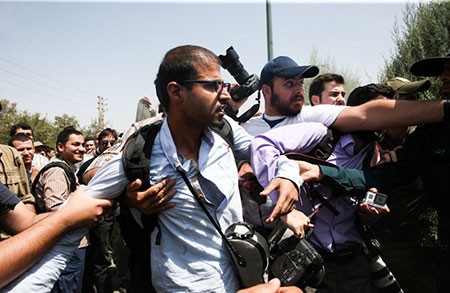 وقتی خبرنگاران، سوژه می‌شوند! + تصاویر 1