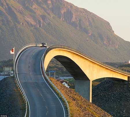 اخبار,اخبار گوناگون , خوش منظره ترین جاده های جهان