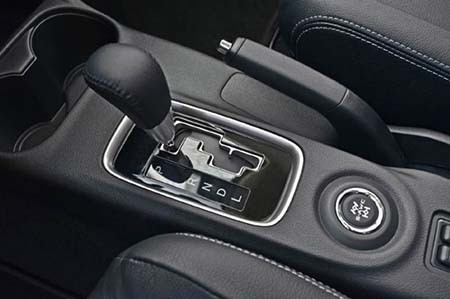 اخبار,اخبار گوناگون,میتسوبیشی اوتلندر ۲۰۱۶، زیبا و جذاب