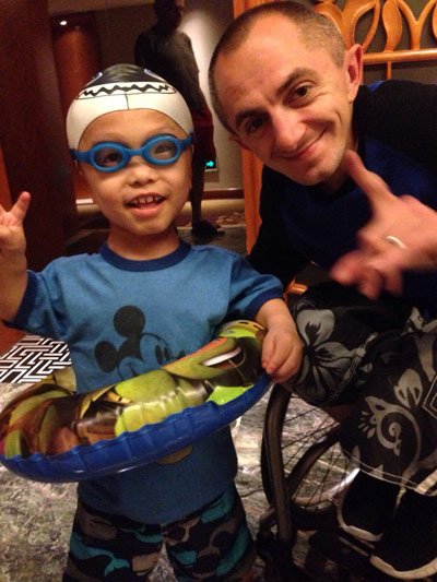 اخبار , اخبار گوناگون,اقدام جالب زوج کوتاه قد,تصاویری از زوج کوتاه قد