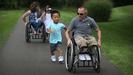 اخبار , اخبار گوناگون,اقدام جالب زوج کوتاه قد,تصاویری از زوج کوتاه قد