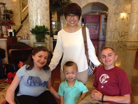 اخبار , اخبار گوناگون,اقدام جالب زوج کوتاه قد,تصاویری از زوج کوتاه قد