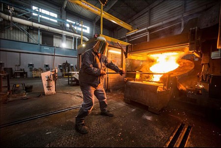 اخبار , اخبار گوناگون,از سنگ آهن تا سرویس آشپزخانه,مراحل ساخت قابلمه