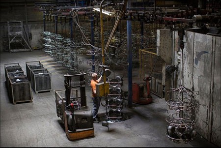 اخبار , اخبار گوناگون,از سنگ آهن تا سرویس آشپزخانه,مراحل ساخت قابلمه