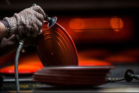 اخبار , اخبار گوناگون,از سنگ آهن تا سرویس آشپزخانه,مراحل ساخت قابلمه