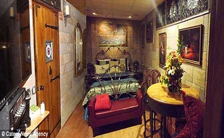 تجربه ای متفاوت و شیرین از یک شب در زندان