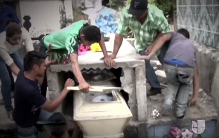 اخبار , اخبار گوناگون , زنده شدن پس از مرگ