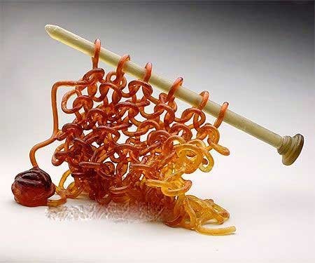 مجسمه شیشه ایِ بافتنی دیده اید