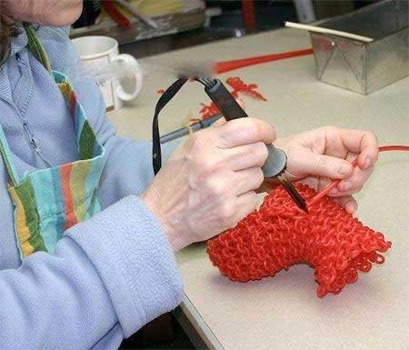 مجسمه شیشه ایِ بافتنی دیده اید