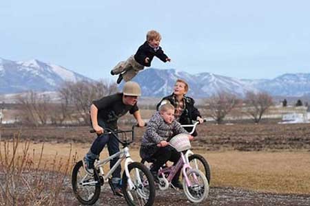 دختر سندروم داونی میتواند پرواز کند