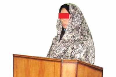 اشکـ شوق زَن اعدامی بـرای آزادی 2 دخترشـ 1