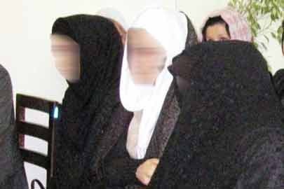 اشکـ شوق زَن اعدامی بـرای آزادی 2 دخترشـ 1