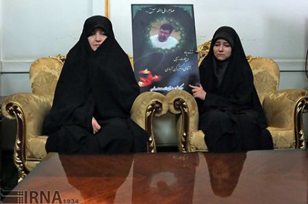  بازگشت پیکر غضنفر رکن آبادی به ایران/تصویر
