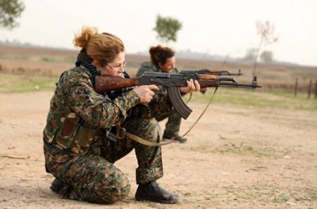 مبارزه زنان مسیحی علیه داعش (+تصاویر)