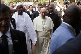  پاپ: جهان در آستانه خودکشی است / آفریقا 