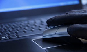 مردی به خاطراختلافات خانوادگی، مشخصات زن فامیل را روی سایت ازدواج موقت قرار داد! 1