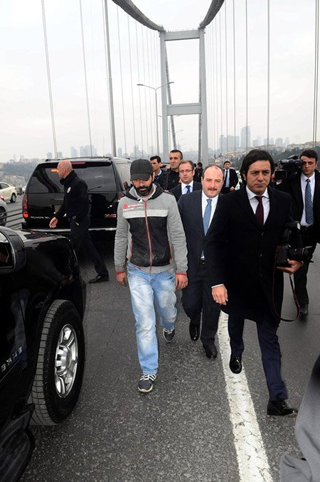 اردوغان جوانی را از خودکشی منصرف کرد(+تصاویر) 1