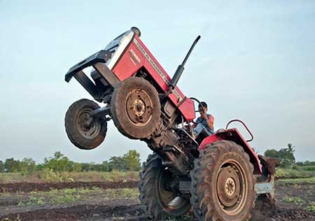 اخبار,اخبار گوناگون,حرکات عجیب با تراکتور اخبار,اخبار گوناگون,حرکات عجیب با تراکتور