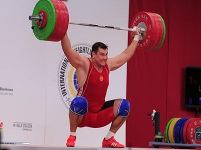 ایران دوباره رکورددار سنگین وزن وزنه‌برداری جهان شد