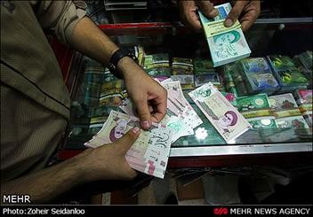 فروش اسکناس تانخورده در بازار آزاد/ نرخ انواع اسکناس نو شب عید