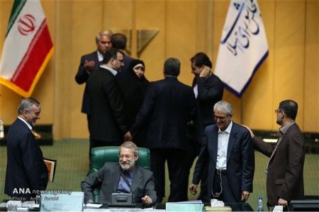 روزی که شوخطبعی رئیس مجلس گل انداخت/ لاریجانی: آقای مطهری جواب همشیرهتان را چه بدهیم؟