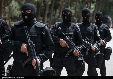 لحظه دستگیری بمب گذار انتحاری در تهران توسط وزارت اطلاعات / فیلم)