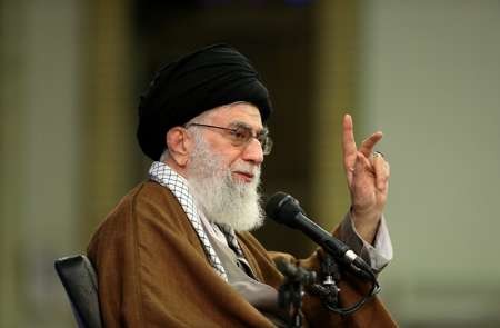 رهبر انقلاب اسلامی:آمریکا همان امریکاست و نتیجه انتخابات آن برای ما فرقی نمیکند