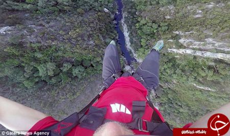   اخبارگوناگون  ,خبرهای گوناگون ,پریدن از روی سقف ماشین