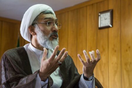 زیاد خوردن و کم کار کردن اقتصاد مقاومتی نیست