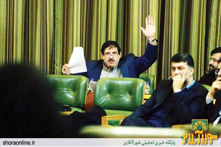 پاسخی به عباس جدیدی: هنرمندان حرف نزنند تا شما سلفی بگیرید؟/ دیگر نامزد شورای شهر نشوید