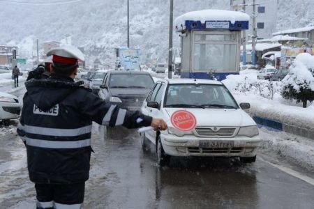 بارش برف و باران در جادهها/ ترافیک پرحجم و روان در محورهای هراز و کرج - چالوس