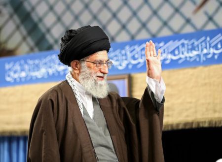 رهبر معظم انقلاب:حضور مردم در عرصههای مختلف تعیینکننده است/نیت نامزدهای انتخابات برای قدرت نباشد