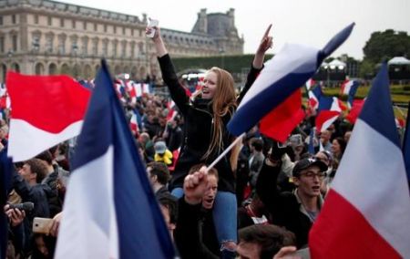  شادمانی هواداران رییس جمهور منتخب فرانسه  