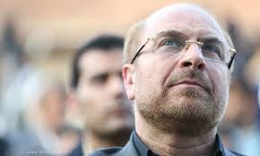 قالیباف یونیفورم نظامی می پوشد؛لباس خادمی حرم رضوی تن می کند یامسئول ساخت وسازهای دانشگاه آزادمیشود؟