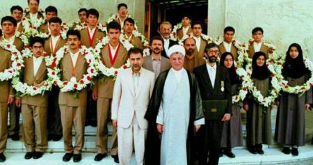  اخبارگوناگون,خبرهای  گوناگون ,برندگان المپیاد ریاضی سال ۷۴ وهاشمی‌رفسنجانی