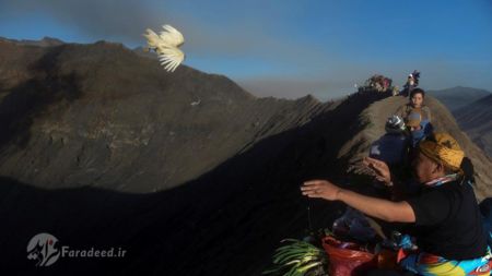   اخبارگوناگون ,خبرهای گوناگون , سنت پرتاب قربانی به دهانه آتشفشان