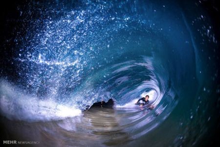 اخبار,اخبار گوناگون,موج سواری در شب اخبار,اخبار گوناگون,موج سواری در شب