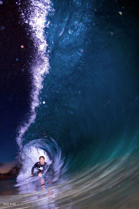 اخبار,اخبار گوناگون,موج سواری در شب اخبار,اخبار گوناگون,موج سواری در شب