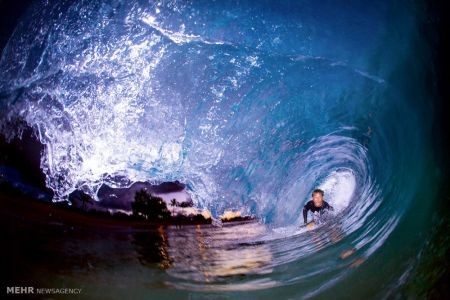 اخبار,اخبار گوناگون,موج سواری در شب اخبار,اخبار گوناگون,موج سواری در شب