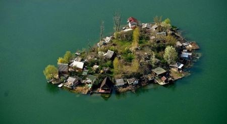   اخبار گوناگون  ,خبرهای گوناگون , دریاچه کریستالی