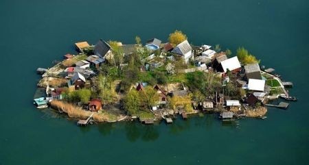   اخبار گوناگون  ,خبرهای گوناگون , دریاچه کریستالی