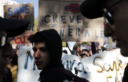 اخبار,عکس خبری, کارمندانی که علیه سیاست‌های دولت فرانسه به خیابان آمدند